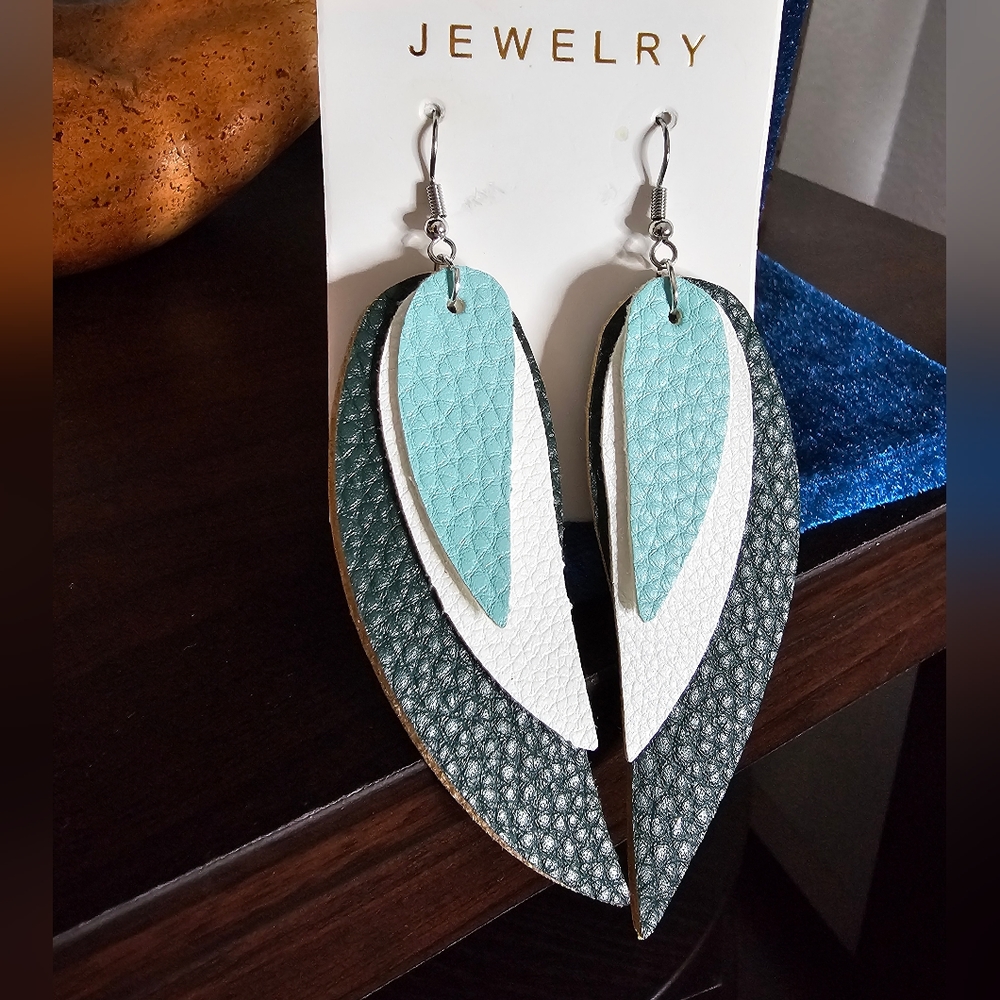 Boho Chic Triple Layered Faux Leather Earrings NWOT - Picture 6 of 6
